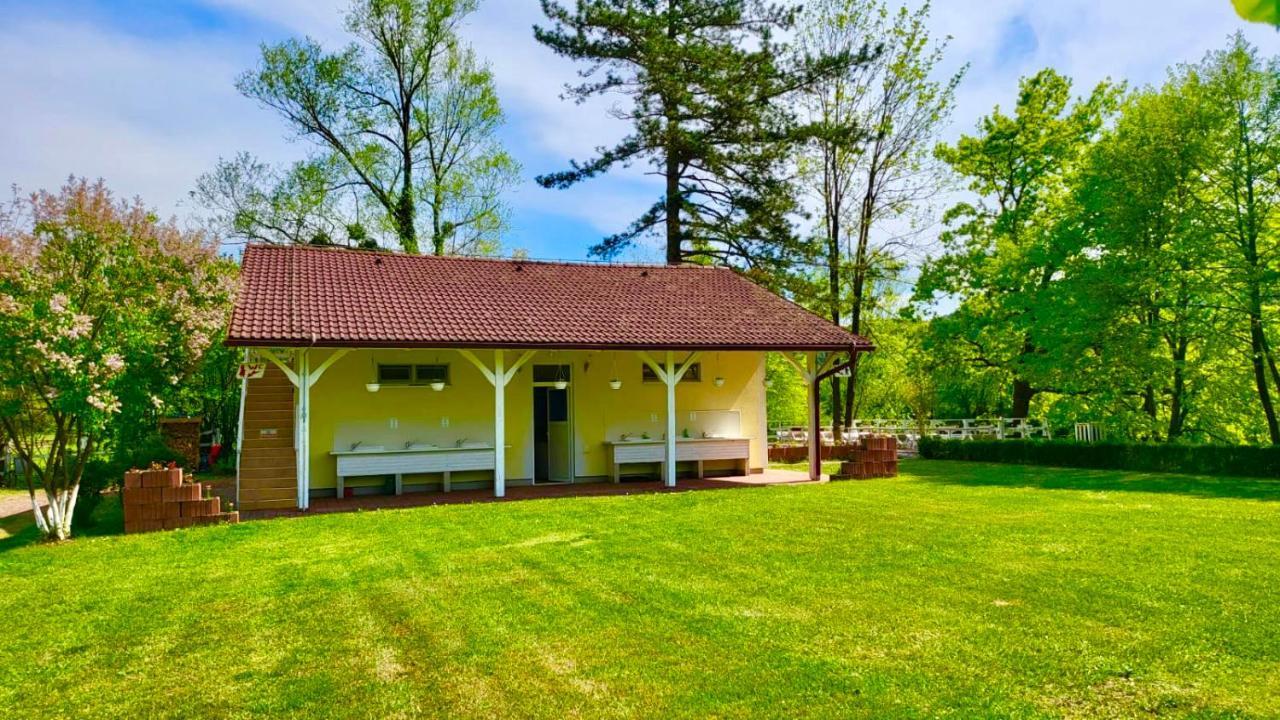 Hotel Una Kamp Bosanska Krupa Exterior foto